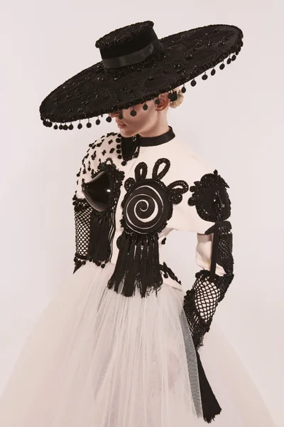 Look 24